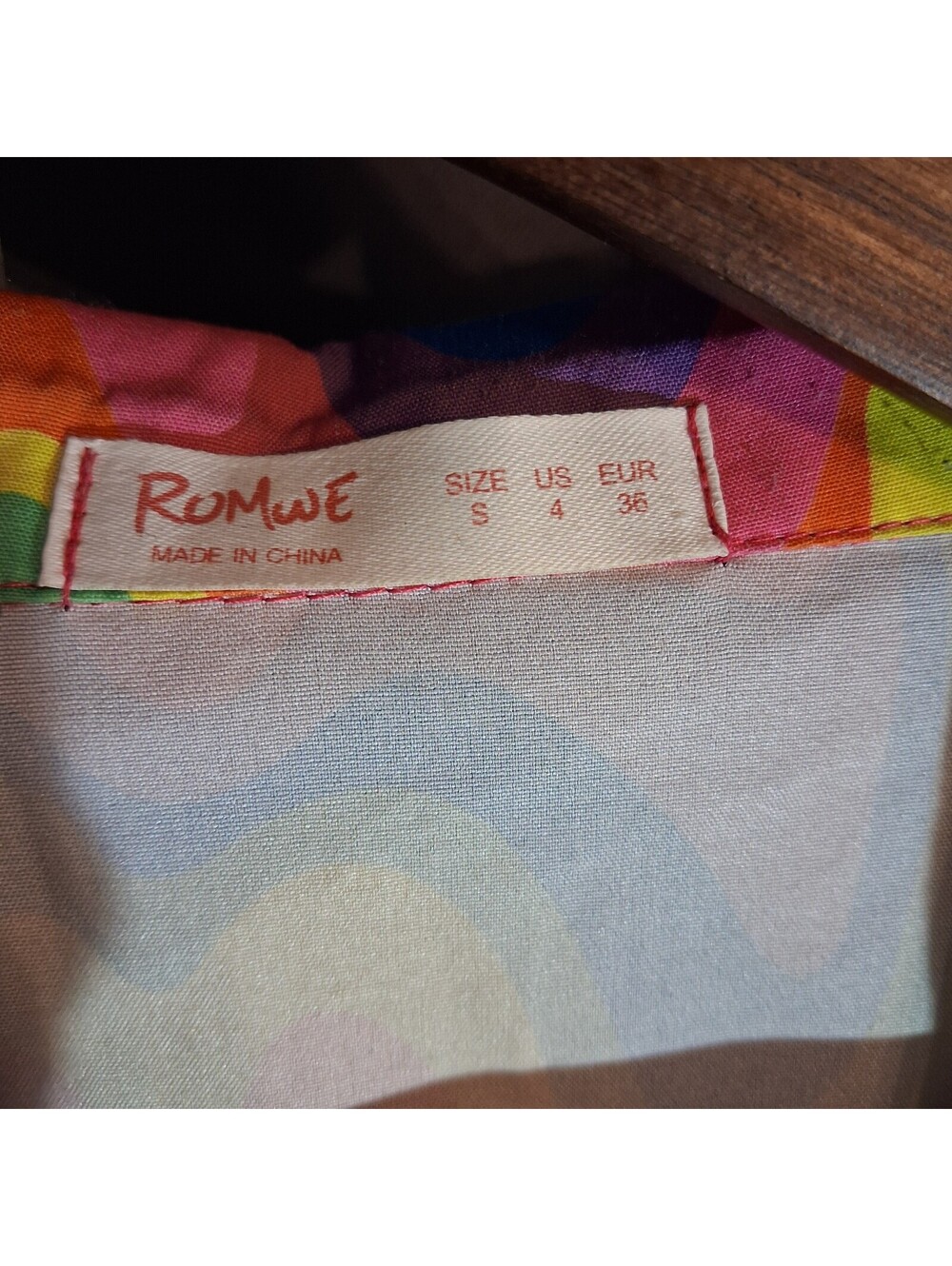 ROMWE Colorful Wave Pattern Button-Up Shirt Size Small - Picture 2 of 5